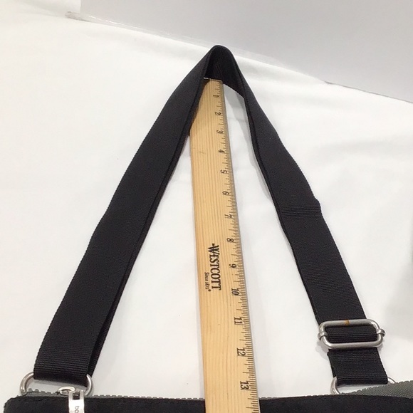 Baggallini fabric multiple pocket crossbody bag - Picture 2 of 10